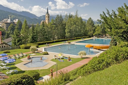 Freibad Radstadt mit großer Liegewiese